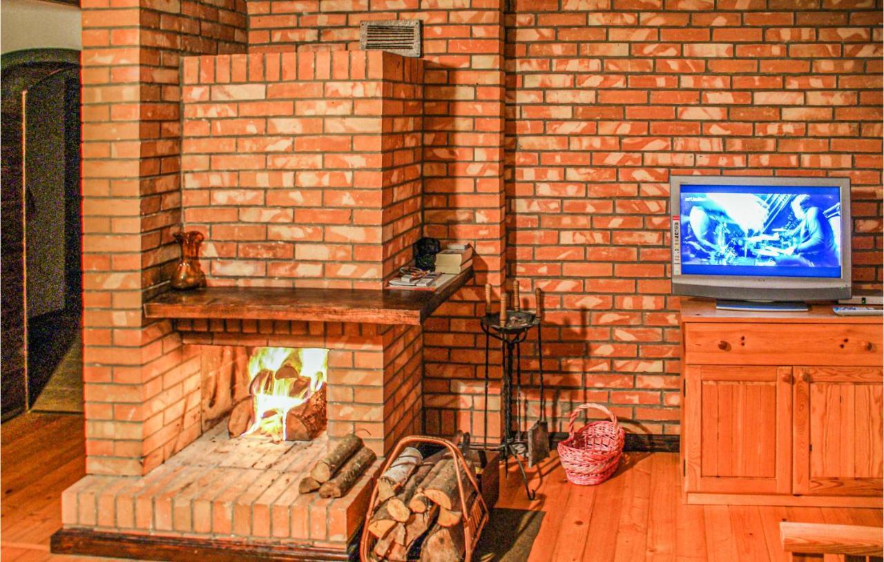 4 Bedroom Amazing Home In Biskupiec Biesowko Luaran gambar
